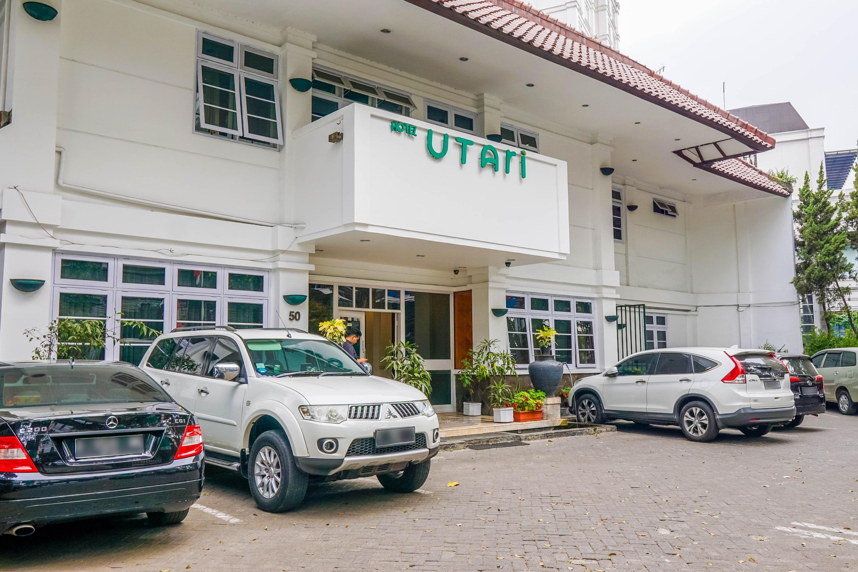 Hotel Utari Dago Bandung Buitenkant foto