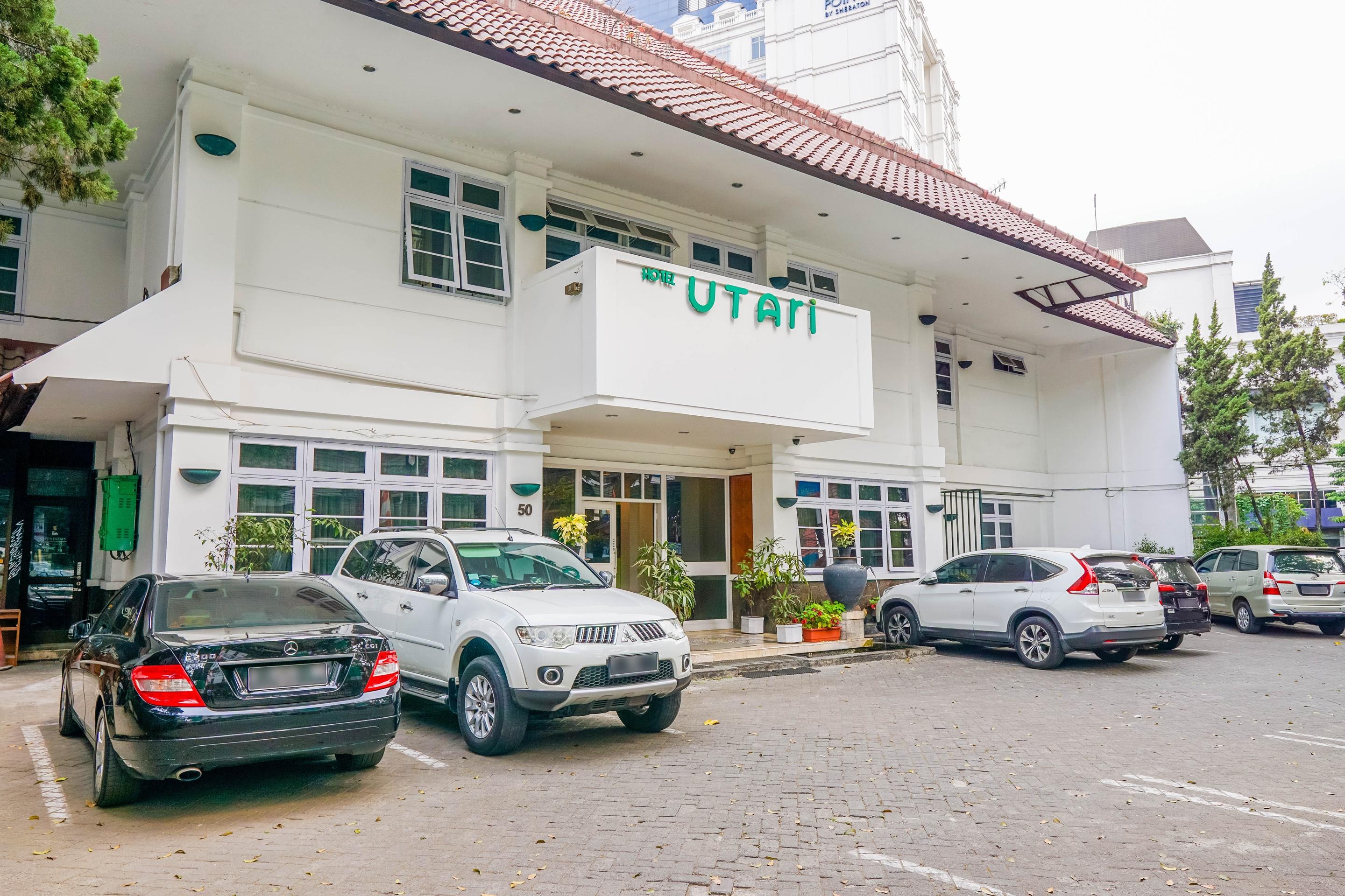 Hotel Utari Dago Bandung Buitenkant foto