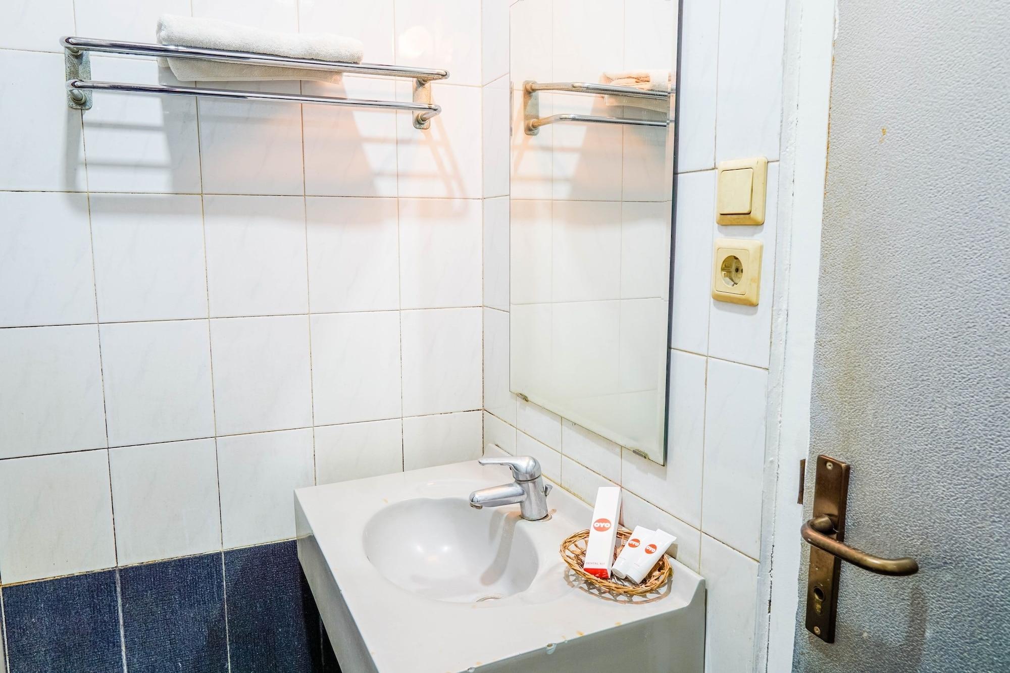Hotel Utari Dago Bandung Buitenkant foto