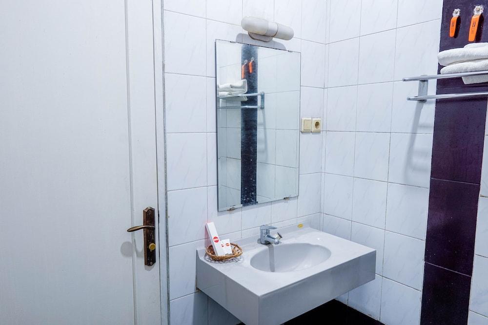 Hotel Utari Dago Bandung Buitenkant foto