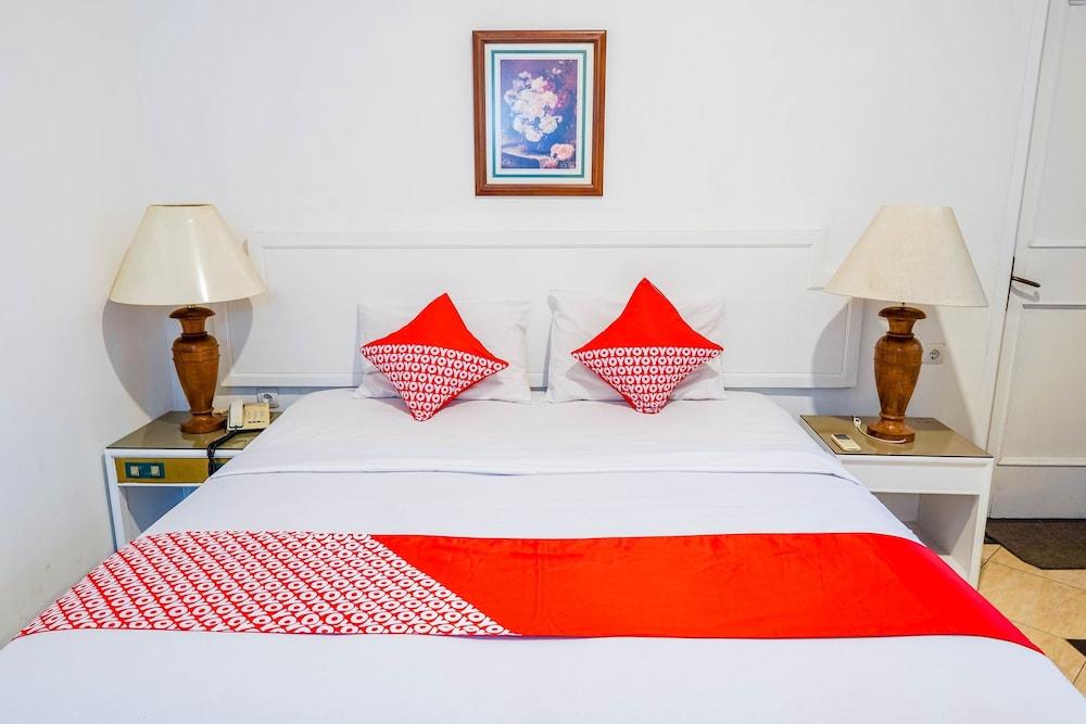 Hotel Utari Dago Bandung Buitenkant foto