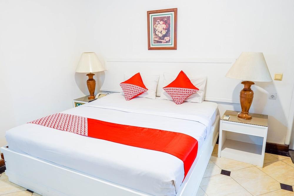 Hotel Utari Dago Bandung Buitenkant foto