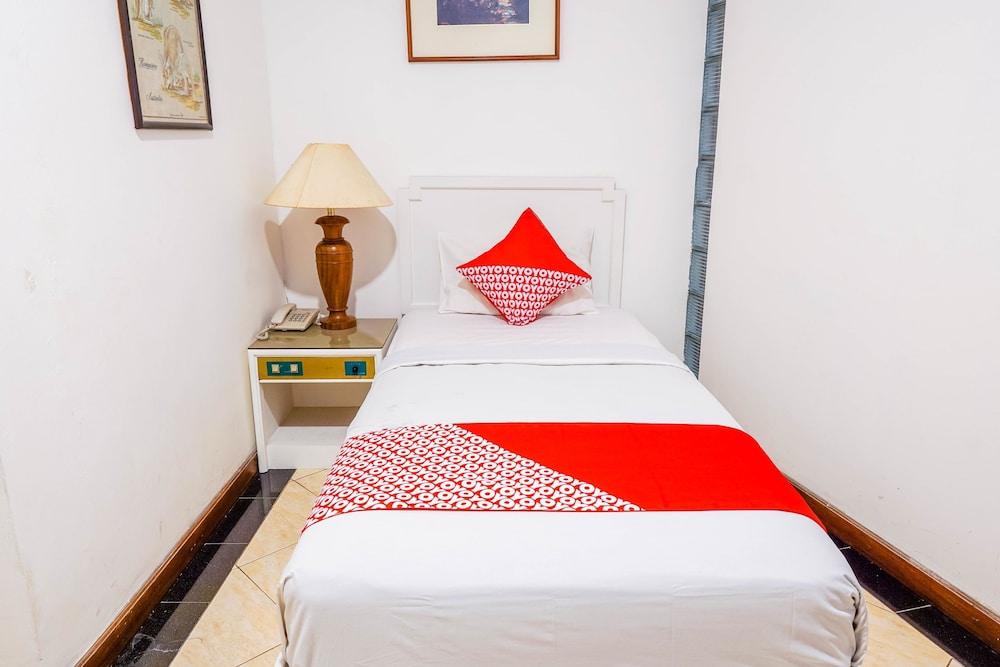 Hotel Utari Dago Bandung Buitenkant foto