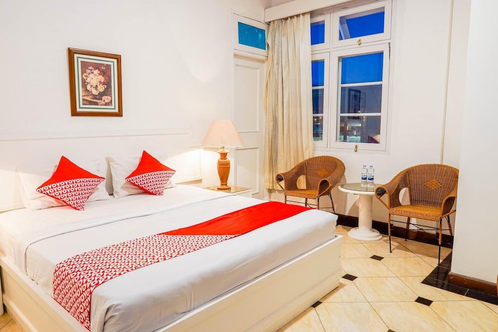 Hotel Utari Dago Bandung Buitenkant foto