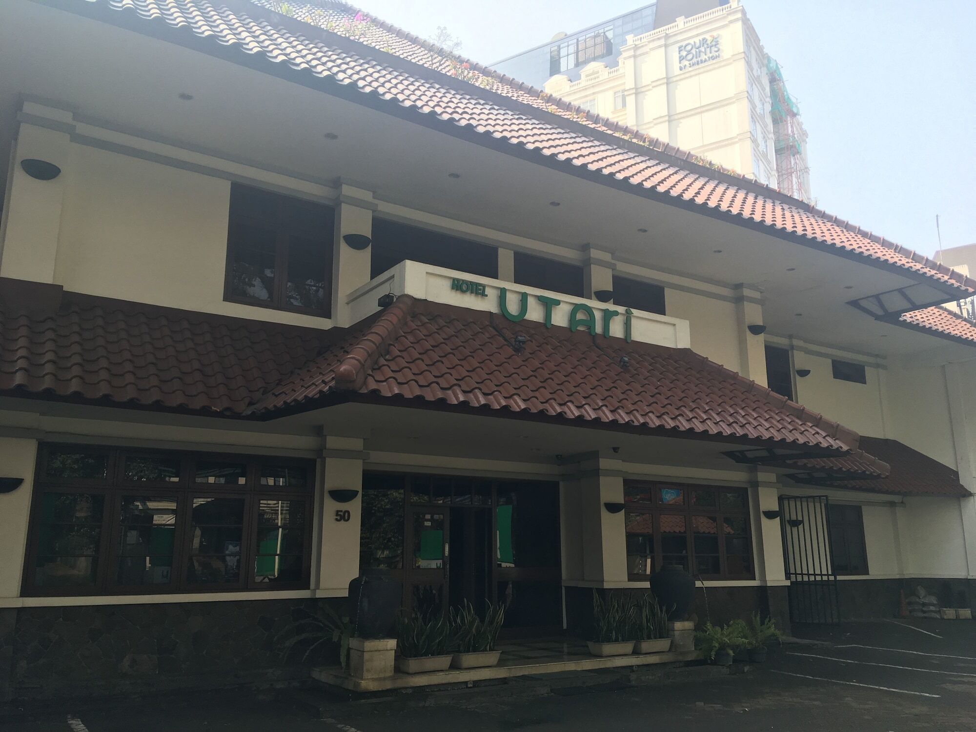 Hotel Utari Dago Bandung Buitenkant foto